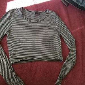 Long sleeve crop top